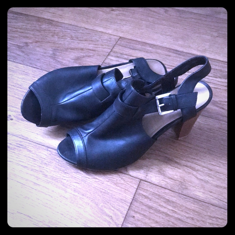 Fioni Black Open-toe Chunky Heels 9.5 EUC